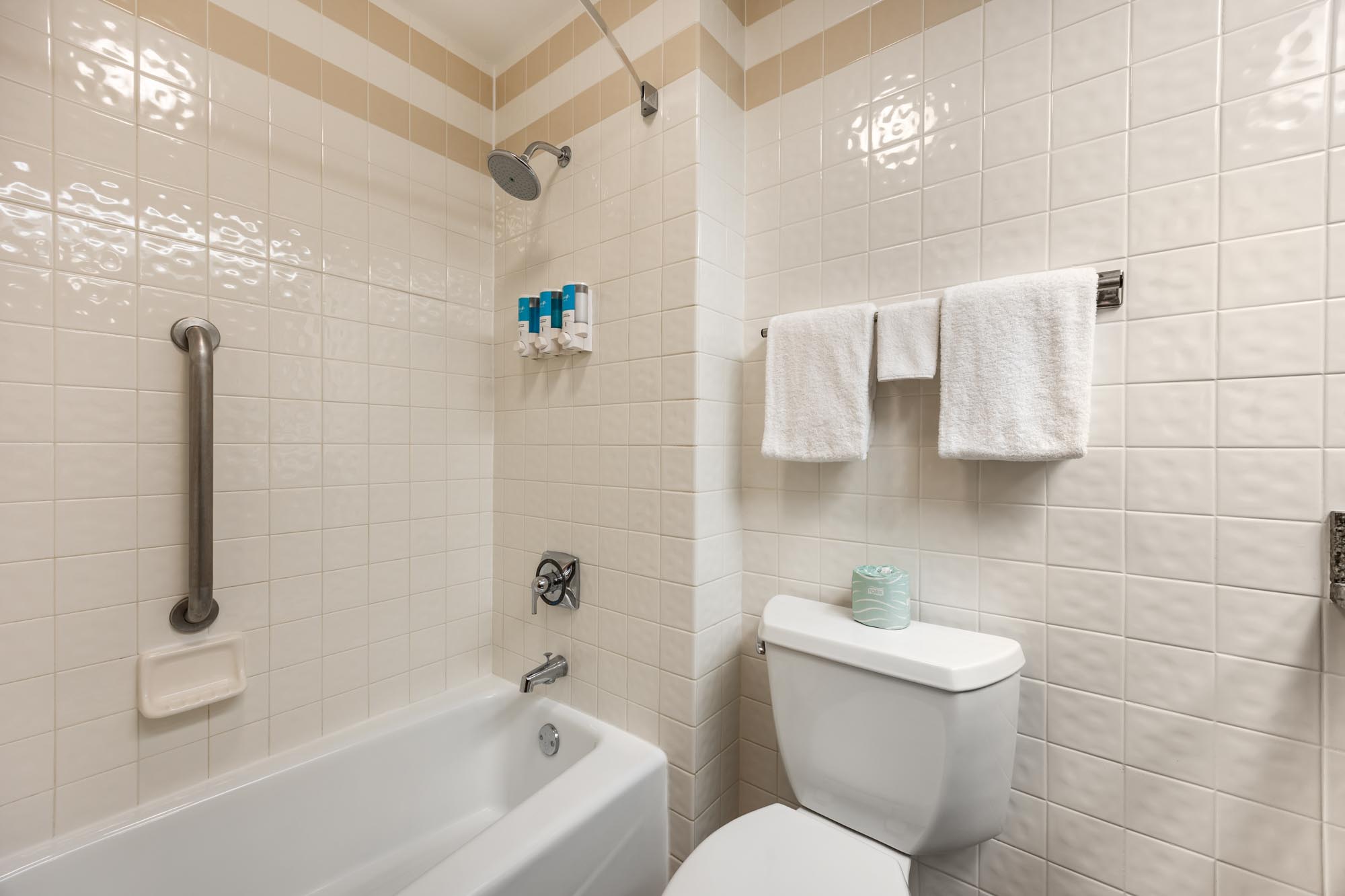 Drury Inn & Suites Jackson Missouri - Bathroom