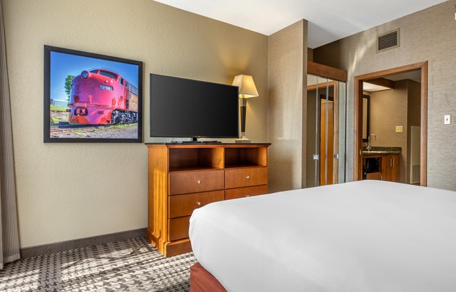 Drury Inn & Suites Jackson Missouri - King Suite