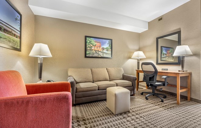 Drury Inn & Suites Jackson Missouri - King Suite