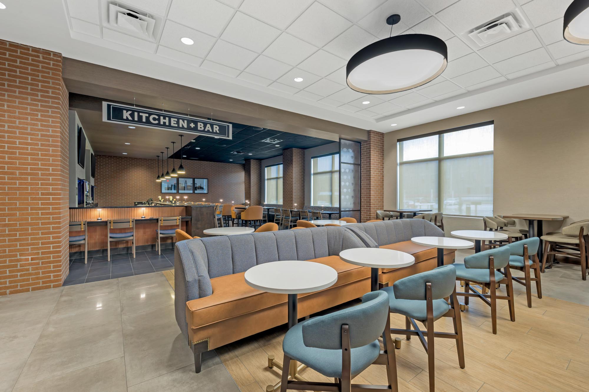 Drury Plaza Hotel Lincoln Downtown - Lobby Bar