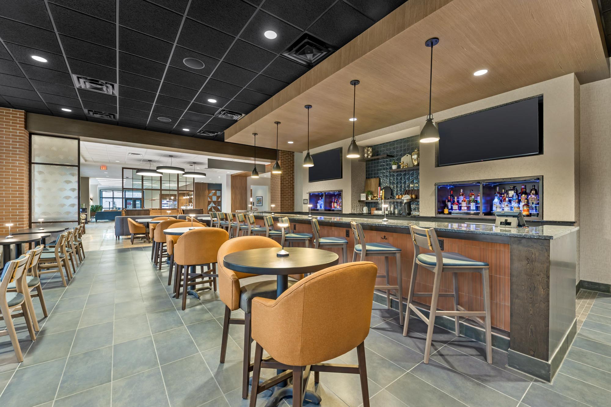 Drury Plaza Hotel Lincoln Downtown - Lobby Bar