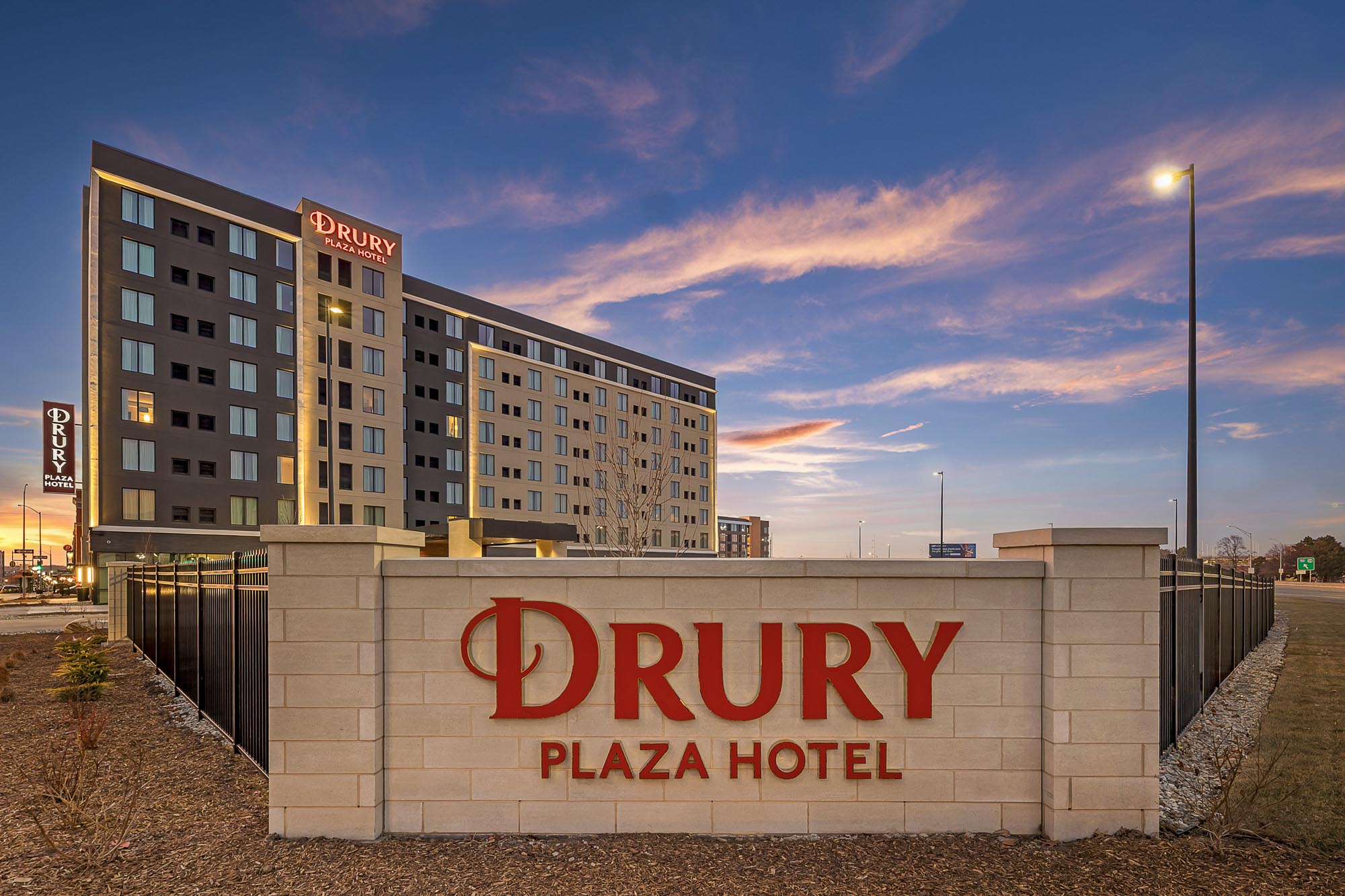 Drury Plaza Hotel Lincoln Downtown - Exterior
