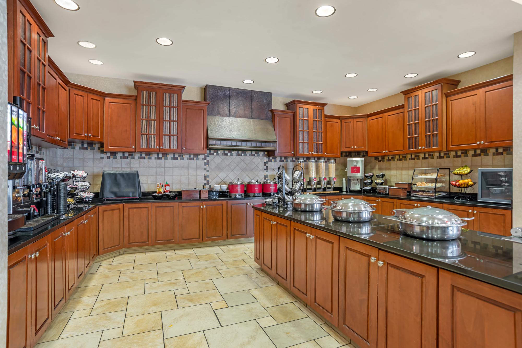 Drury Inn & Suites Baton Rouge - Dining Area