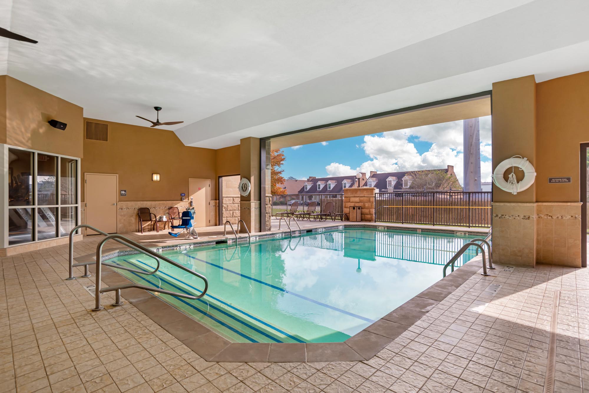Drury Inn & Suites Baton Rouge - Pool