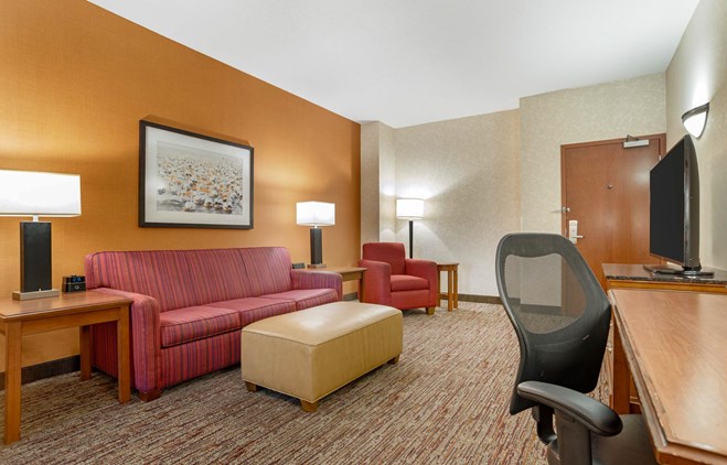 Drury Inn & Suites Baton Rouge - 2 Queen Bed Suite