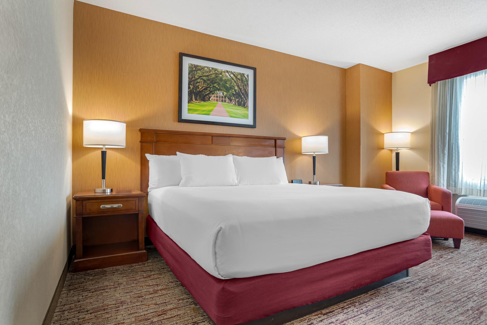 Drury Inn & Suites Baton Rouge - 1 King Bed