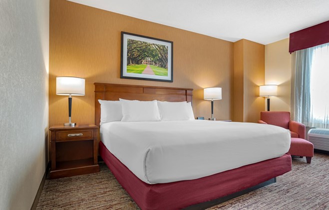 Drury Inn & Suites Baton Rouge - 1 King Bed