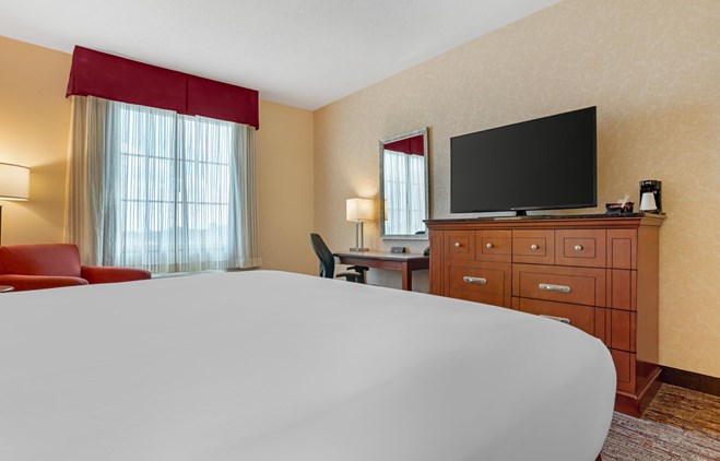 Drury Inn & Suites Baton Rouge - 1 King Bed