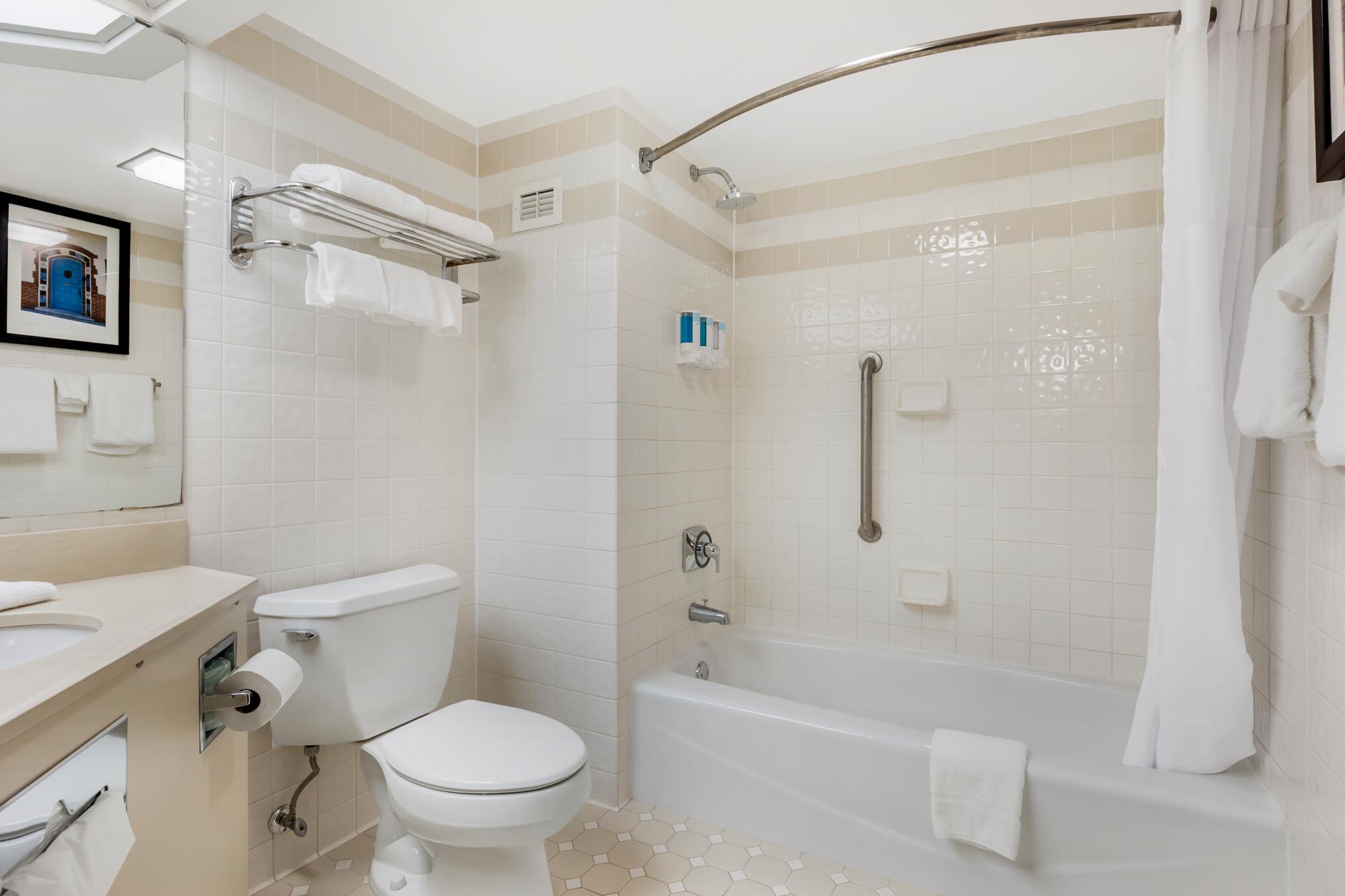 Pear Tree Inn Cape Girardeau West - King Suite