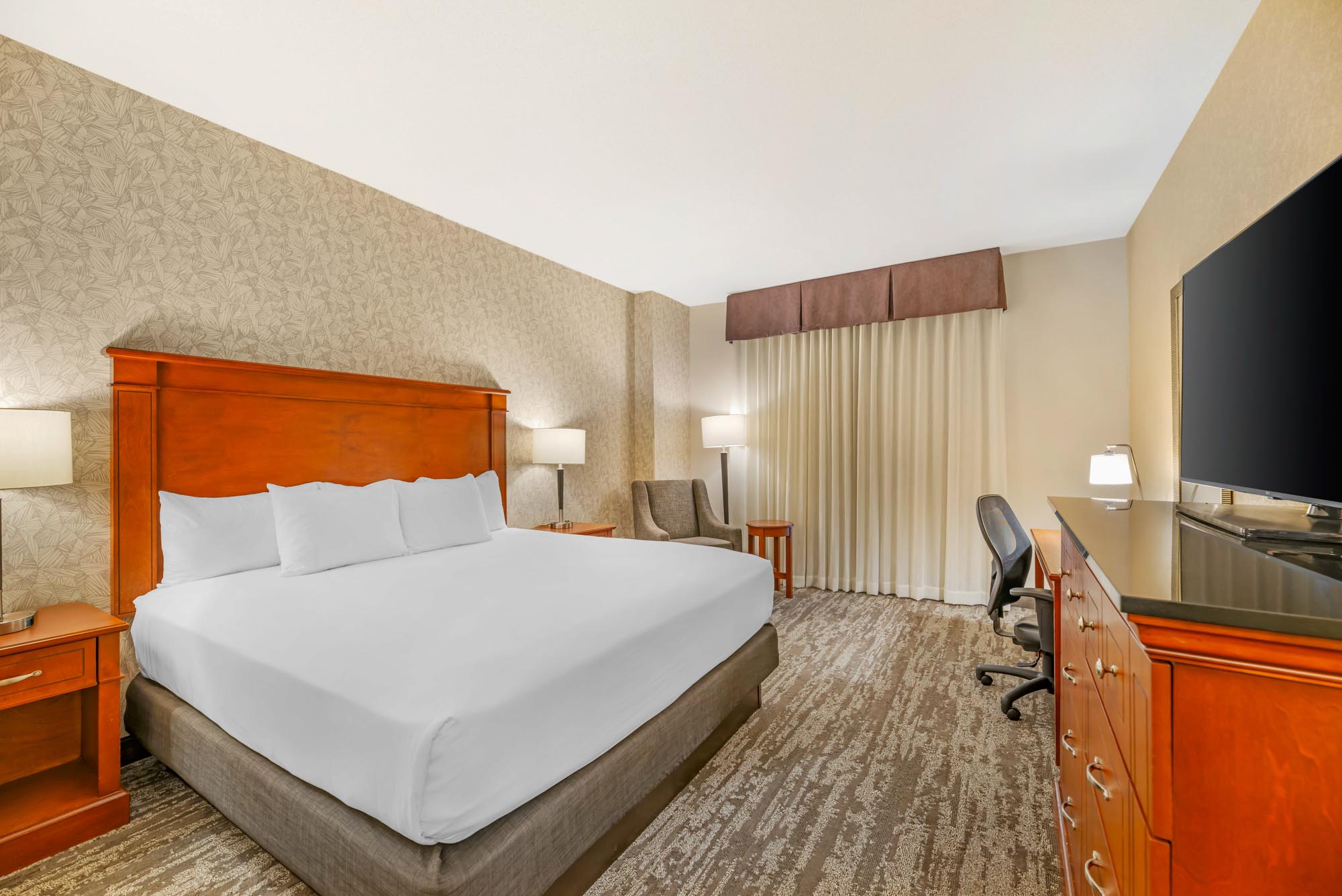 Drury Plaza Hotel St. Louis Brentwood - 1 King Bed Room