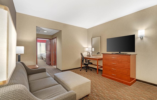 Drury Inn & Suites Fort Myers Airport FGCU - 2 Queen Bed Suite