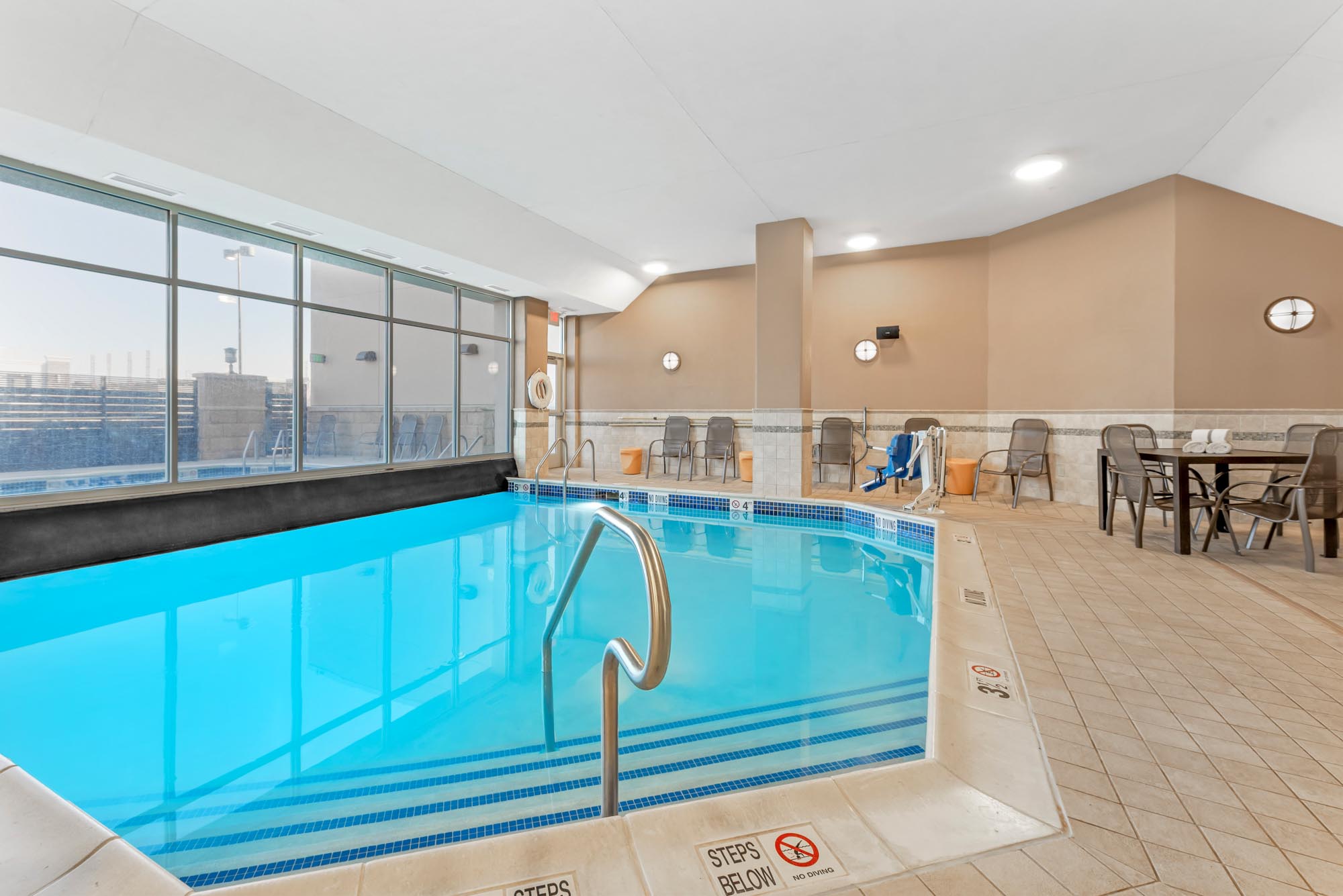 Drury Plaza Hotel Colorado Springs Near the Air Force Academy - Pool