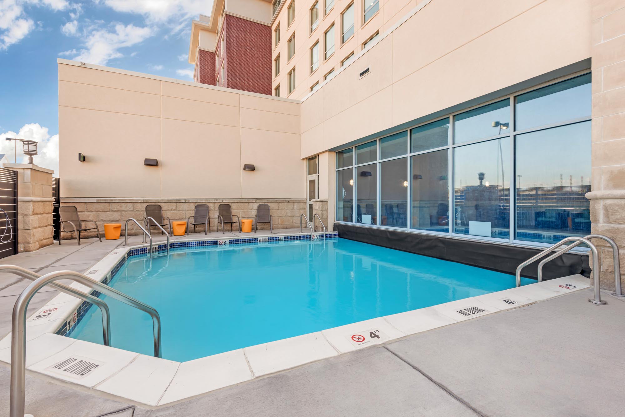 Drury Plaza Hotel Colorado Springs Near the Air Force Academy - Pool