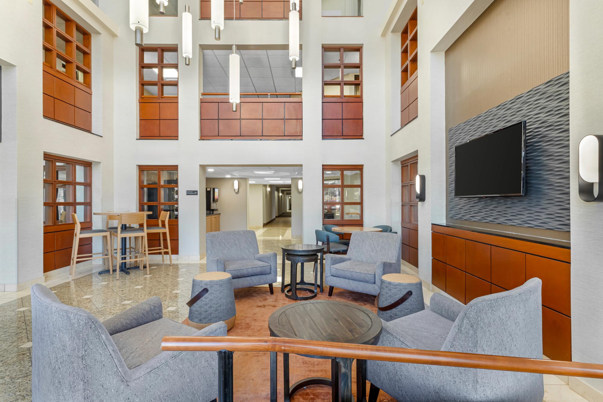 Drury Inn & Suites Joplin - Lobby