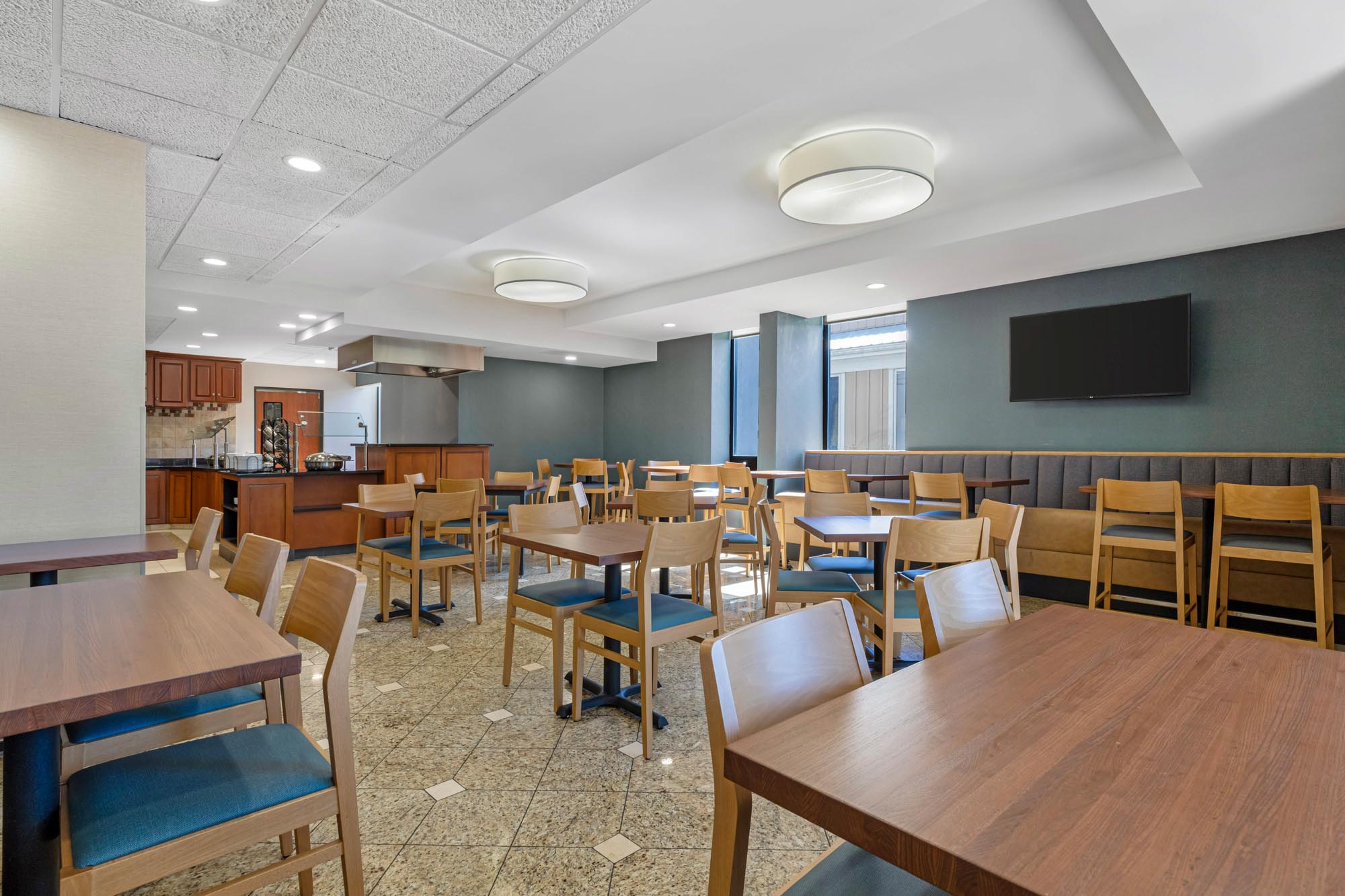 Drury Inn & Suites Joplin - Dining Area
