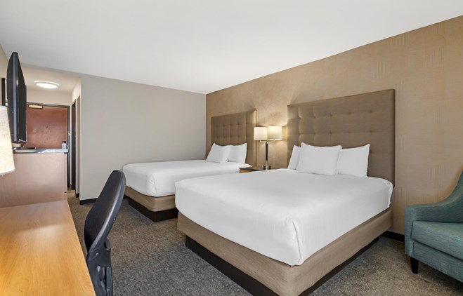 Drury Inn & Suites Joplin - 2 Queen Beds