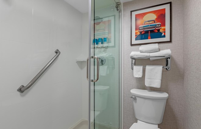 Drury Inn & Suites Joplin - Bath