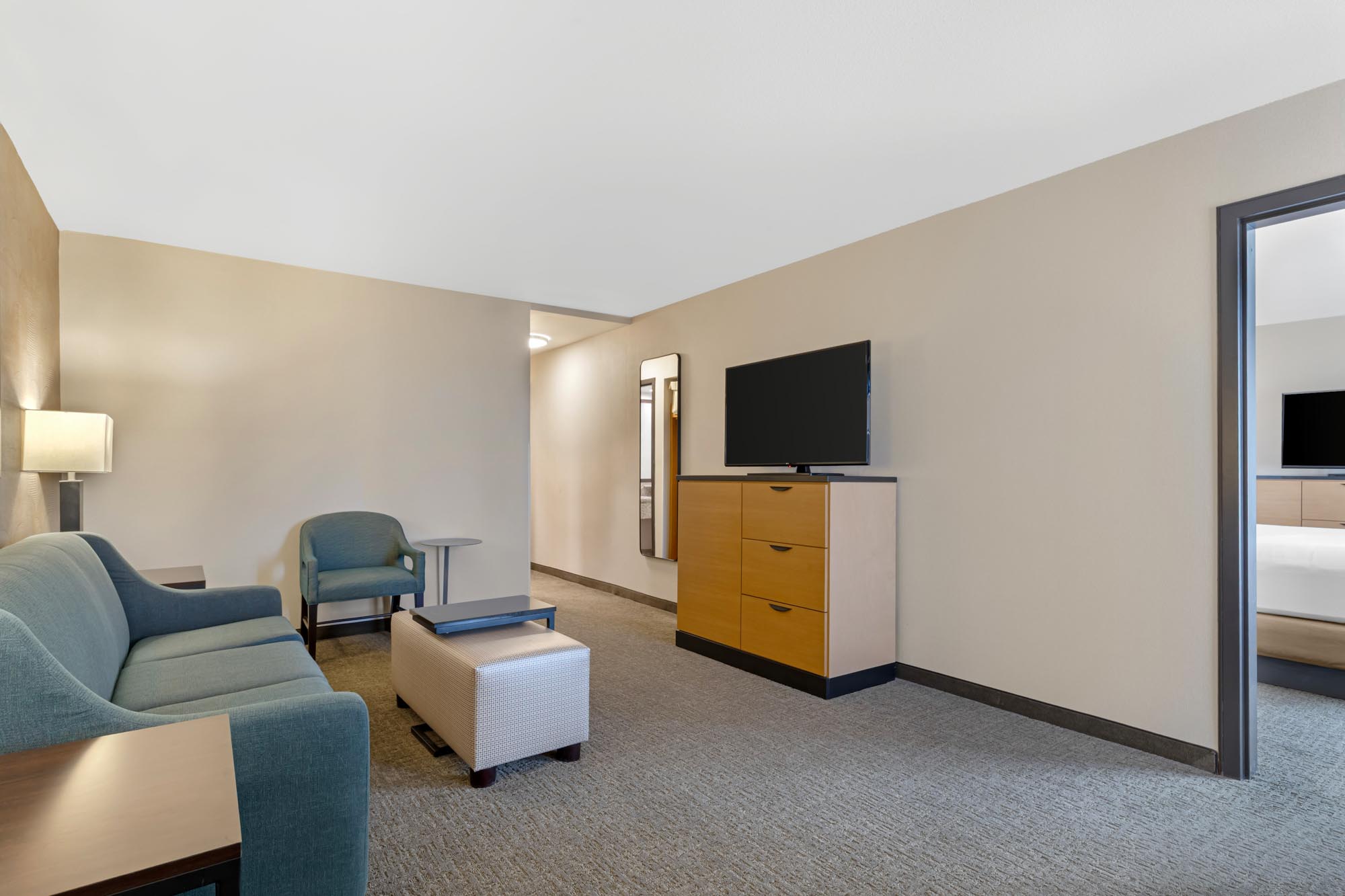 Drury Inn & Suites Joplin - 1 King Bed Suite