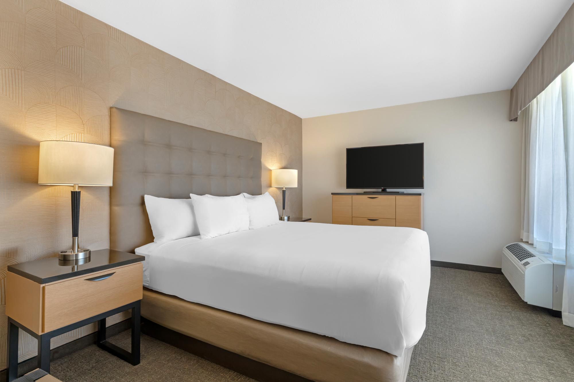 Drury Inn & Suites Joplin - 1 King Bed Suite