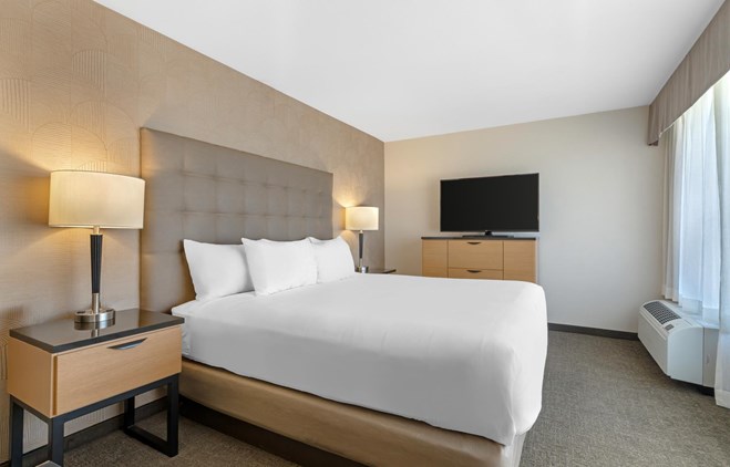 Drury Inn & Suites Joplin - 1 King Bed Suite