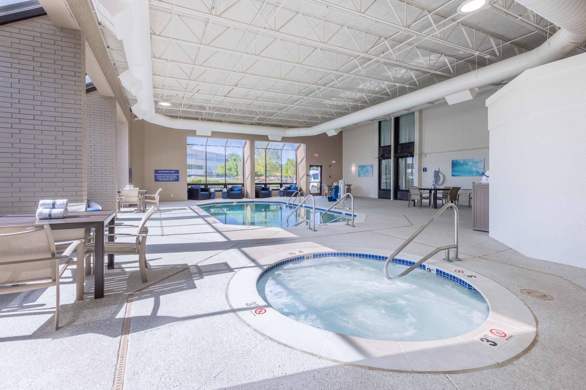 Drury Inn & Suites St. Louis Airport - Pool