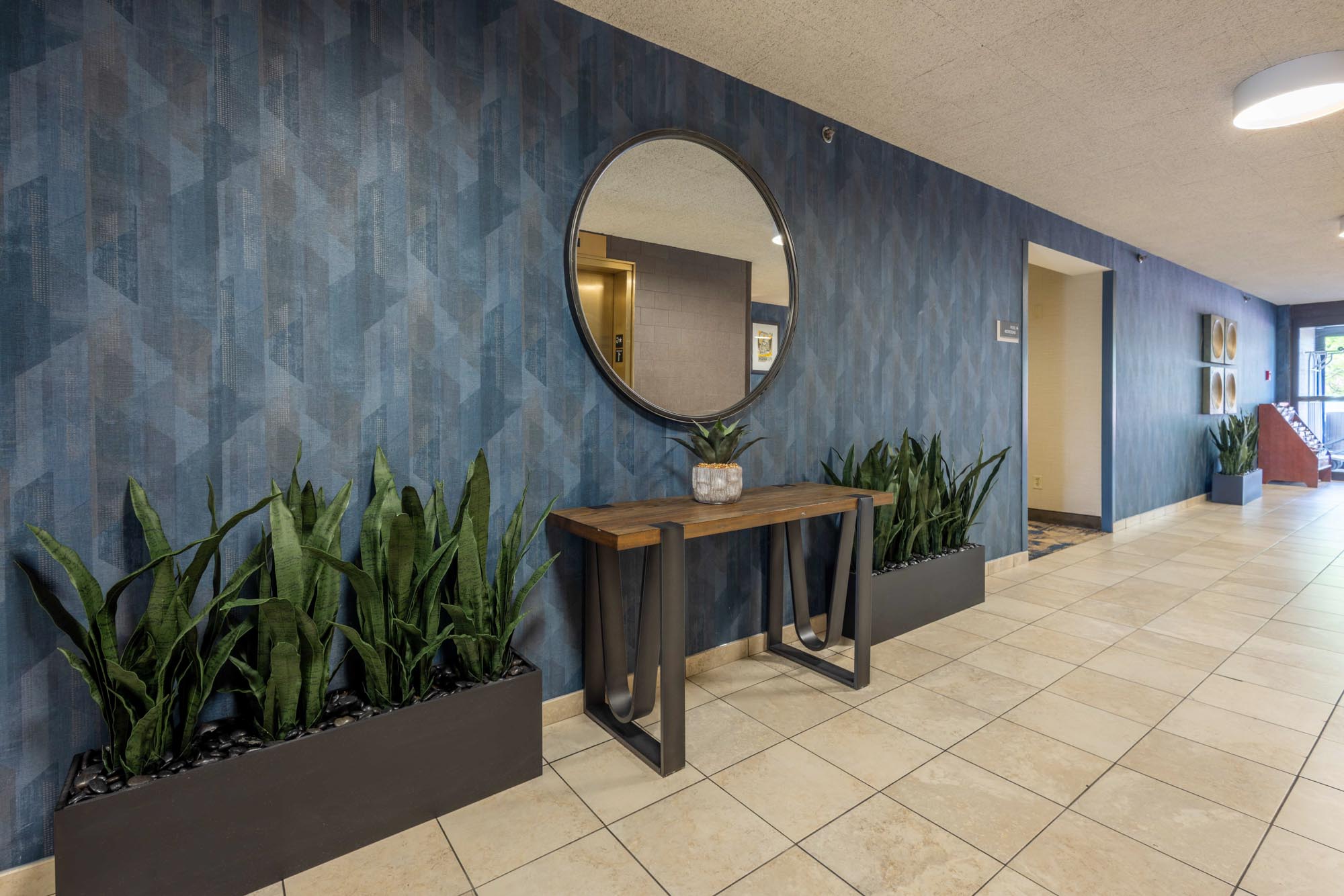 Drury Inn & Suites St. Louis Airport - Lobby