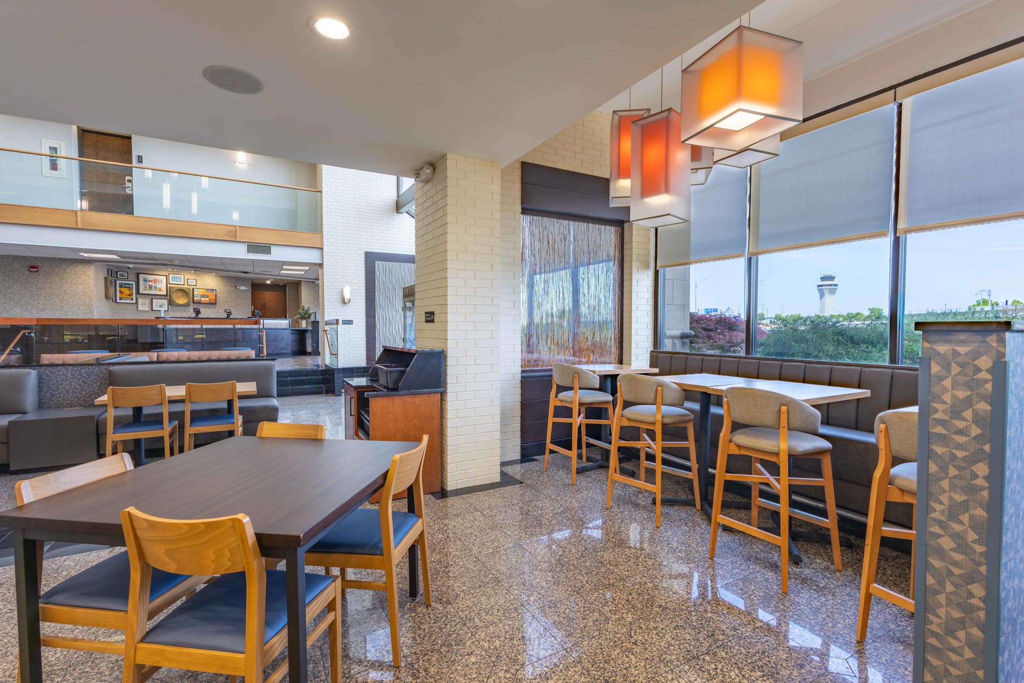 Drury Inn & Suites St. Louis Airport - Dining Area