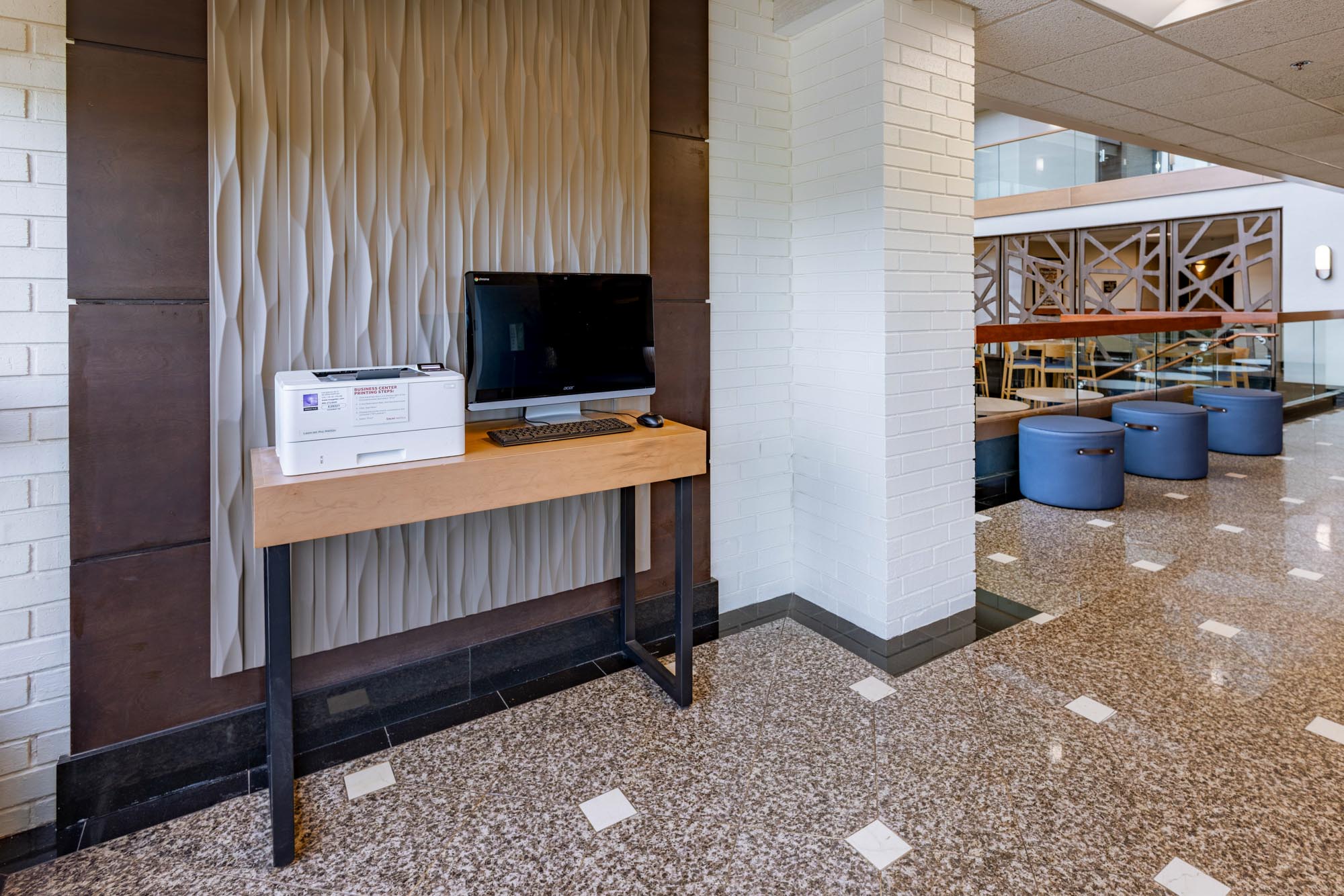 Drury Inn & Suites St. Louis Airport - Lobby