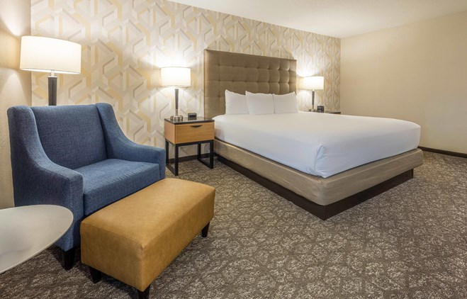 Drury Inn & Suites St. Louis Airport -  1 King Bed Room