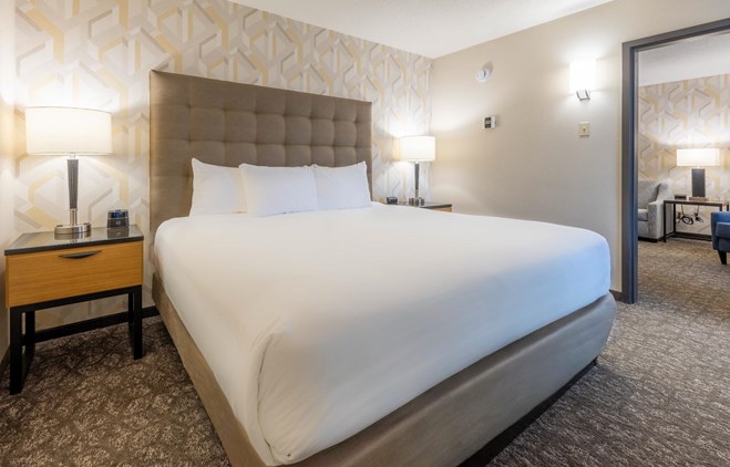 Drury Inn & Suites St. Louis Airport -  King Suite
