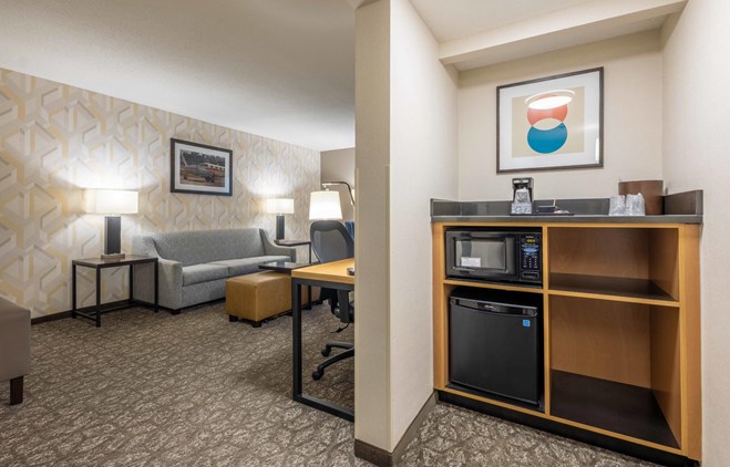 Drury Inn & Suites St. Louis Airport -  King Suite