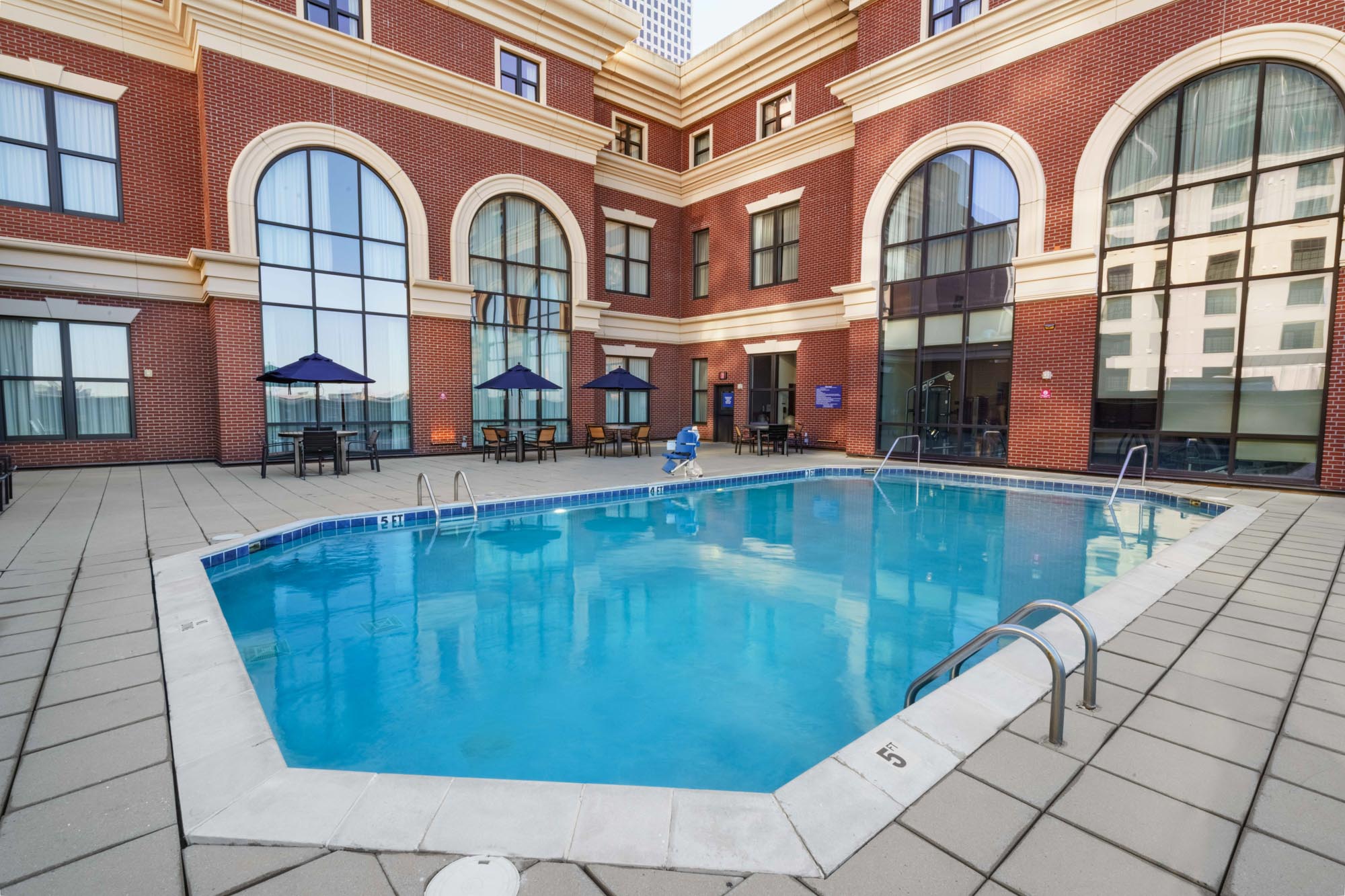 Drury Plaza Hotel New Orleans - Rooftop Pool