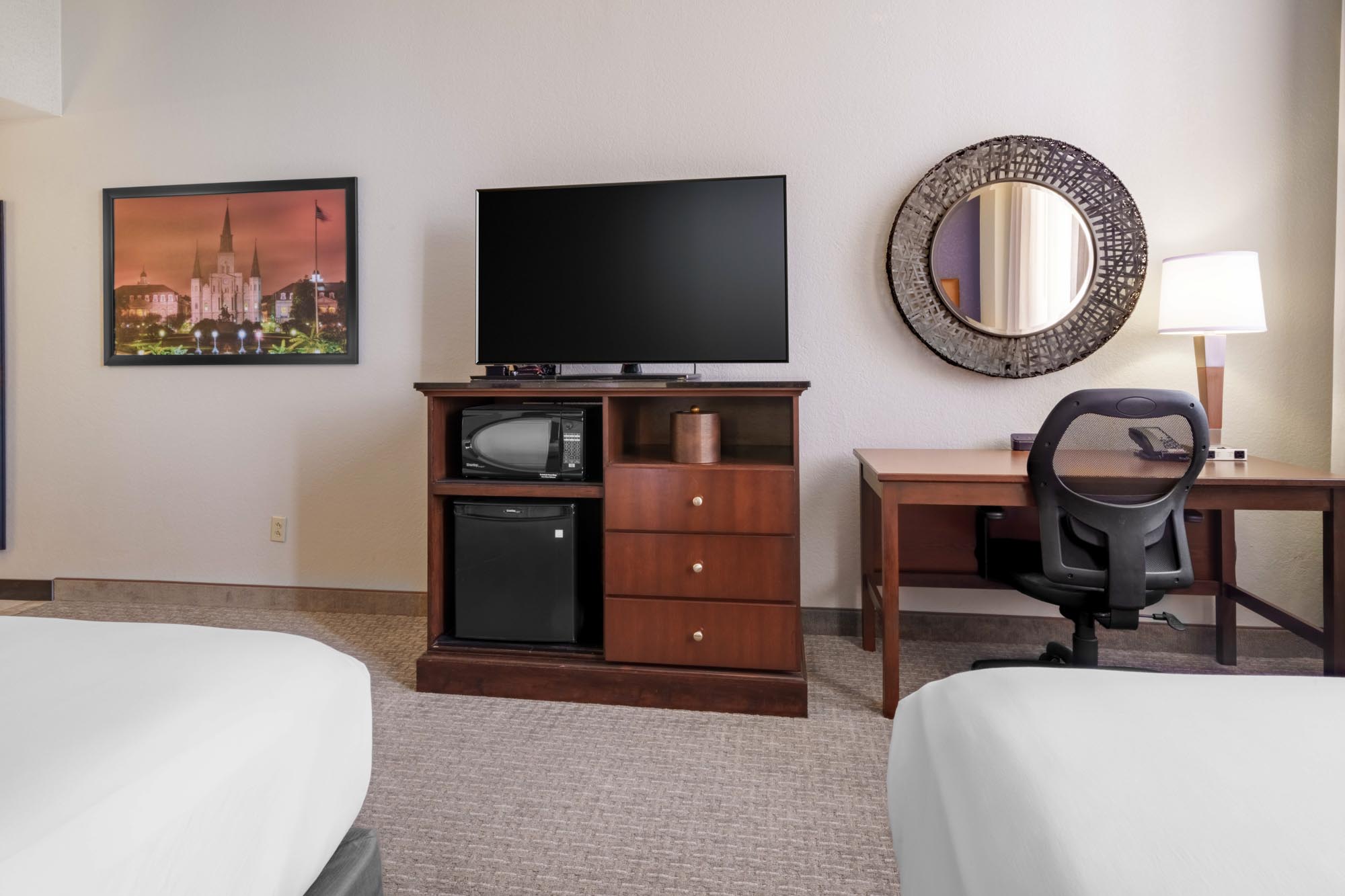 Drury Plaza Hotel New Orleans - 2 Queen Bed Guest Room