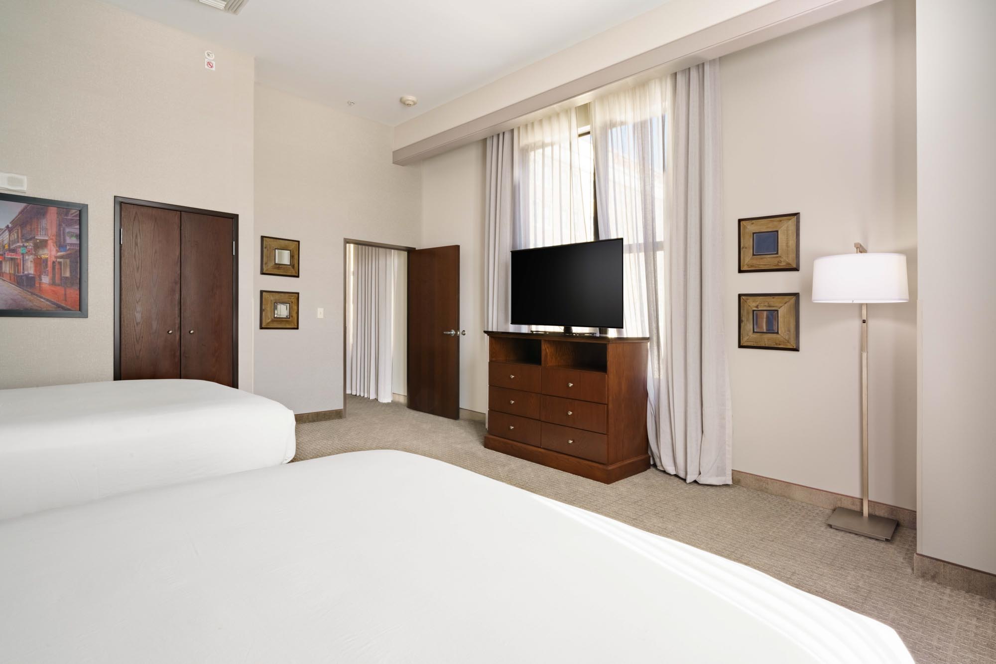 Drury Plaza Hotel New Orleans - 2 Queen Bed Suite Oversized
