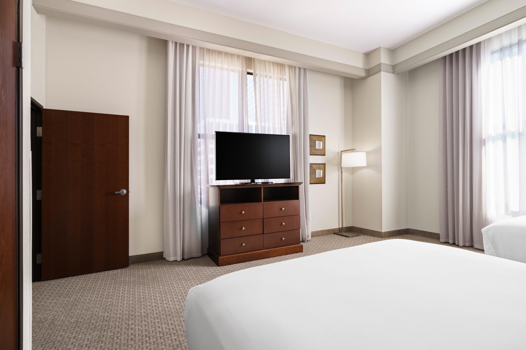 Drury Plaza Hotel New Orleans - 2 Queen Bed Suite Oversized