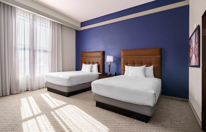 Drury Plaza Hotel New Orleans - 2 Queen Bed Suite Oversized