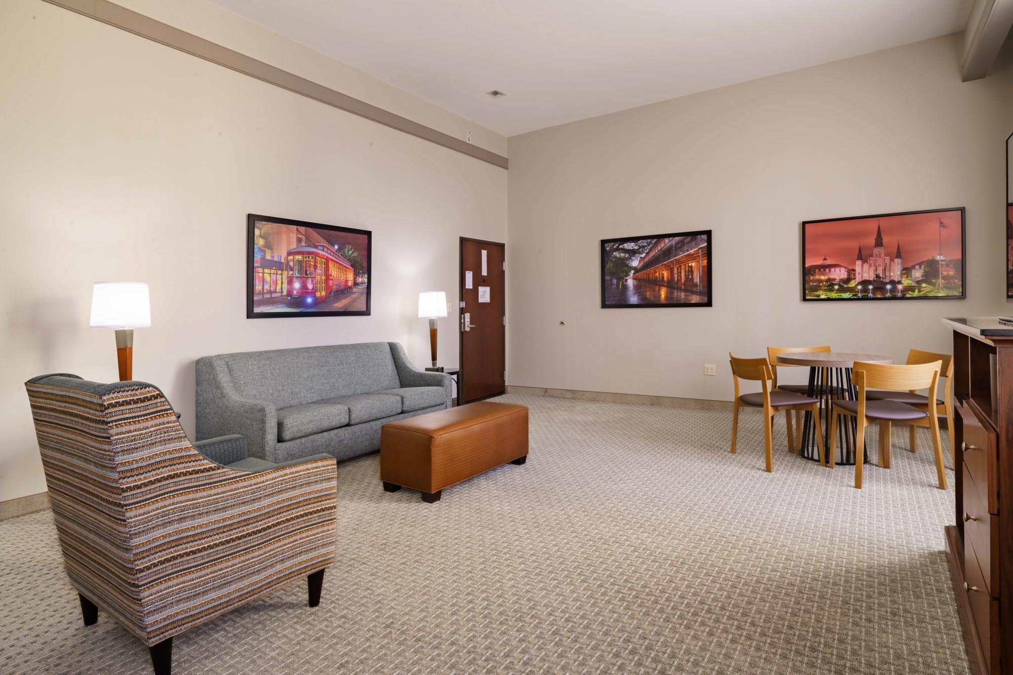 Drury Plaza Hotel New Orleans - 2 Queen Bed Suite Oversized