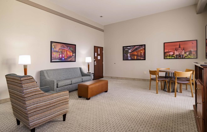 Drury Plaza Hotel New Orleans - 2 Queen Bed Suite Oversized