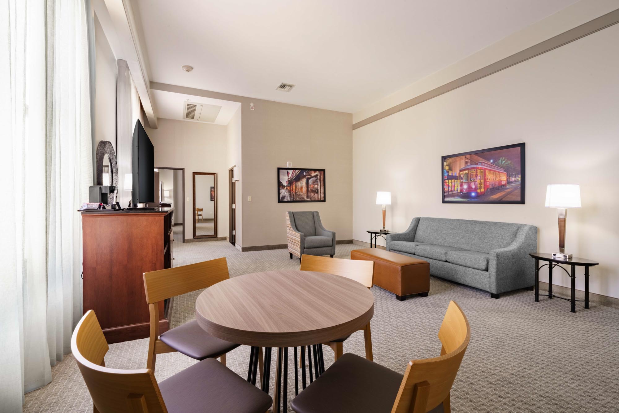 Drury Plaza Hotel New Orleans - 2 Queen Bed Suite Oversized