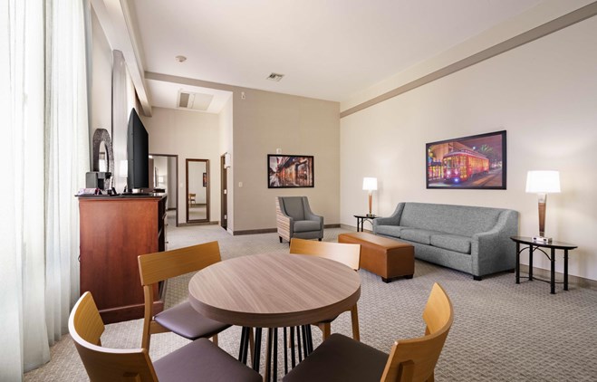Drury Plaza Hotel New Orleans - 2 Queen Bed Suite Oversized