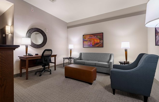Drury Plaza Hotel New Orleans - 1 King Bed Suite Oversized
