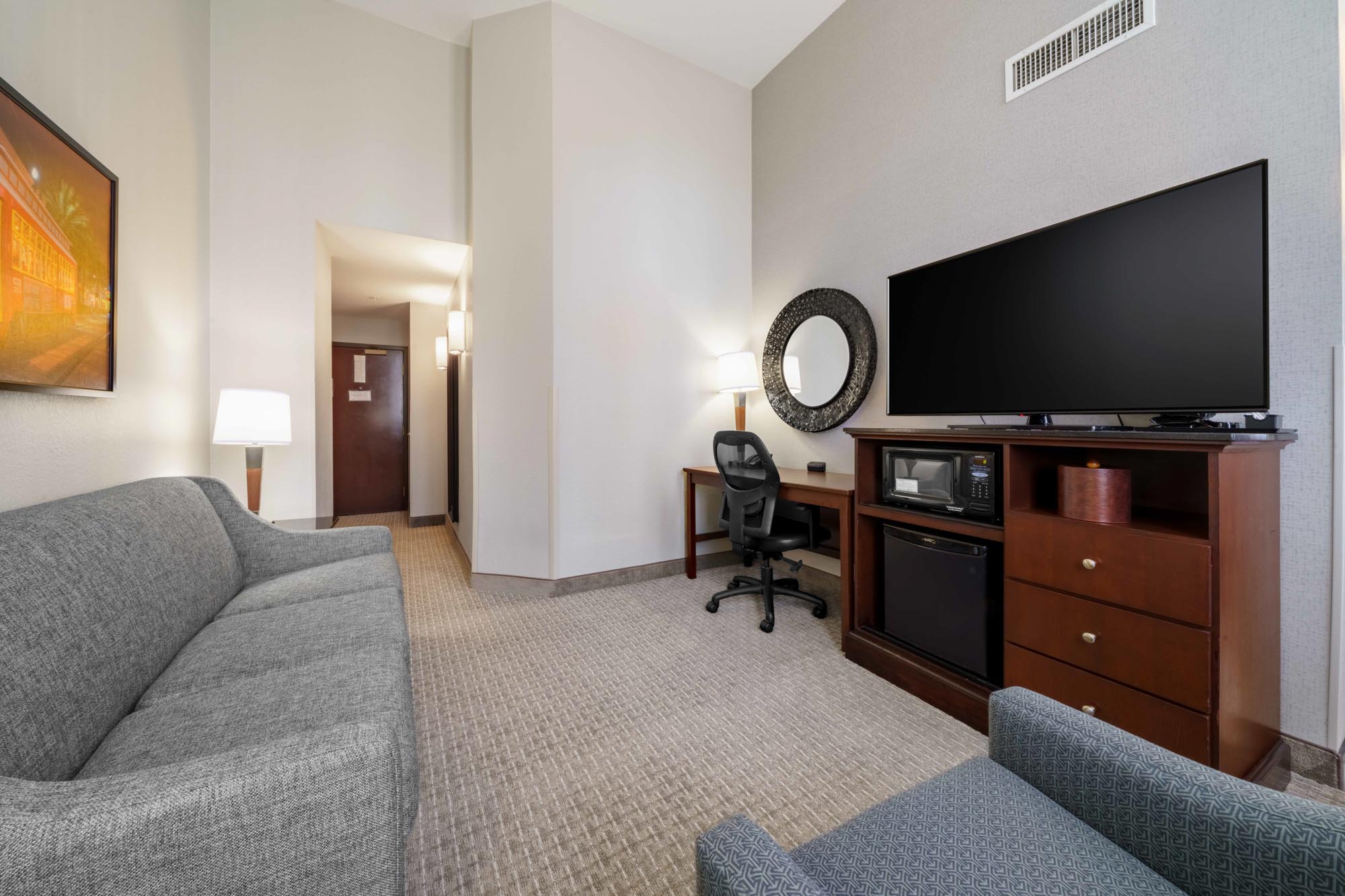 Drury Plaza Hotel New Orleans - 1 King Bed Suite
