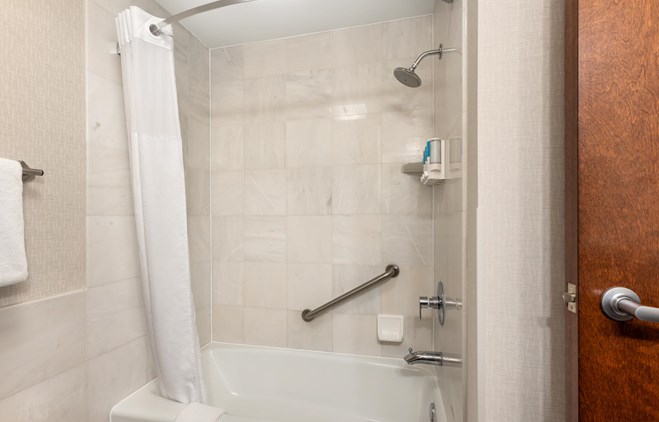 Drury Inn & Suites St. Louis Forest Park - Bath