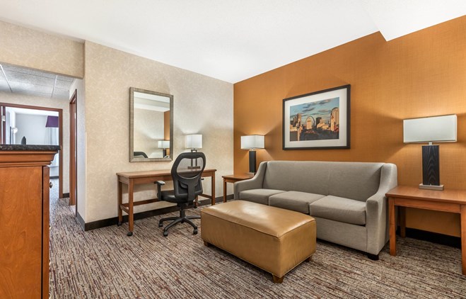Drury Inn & Suites St. Louis Forest Park - King Suite