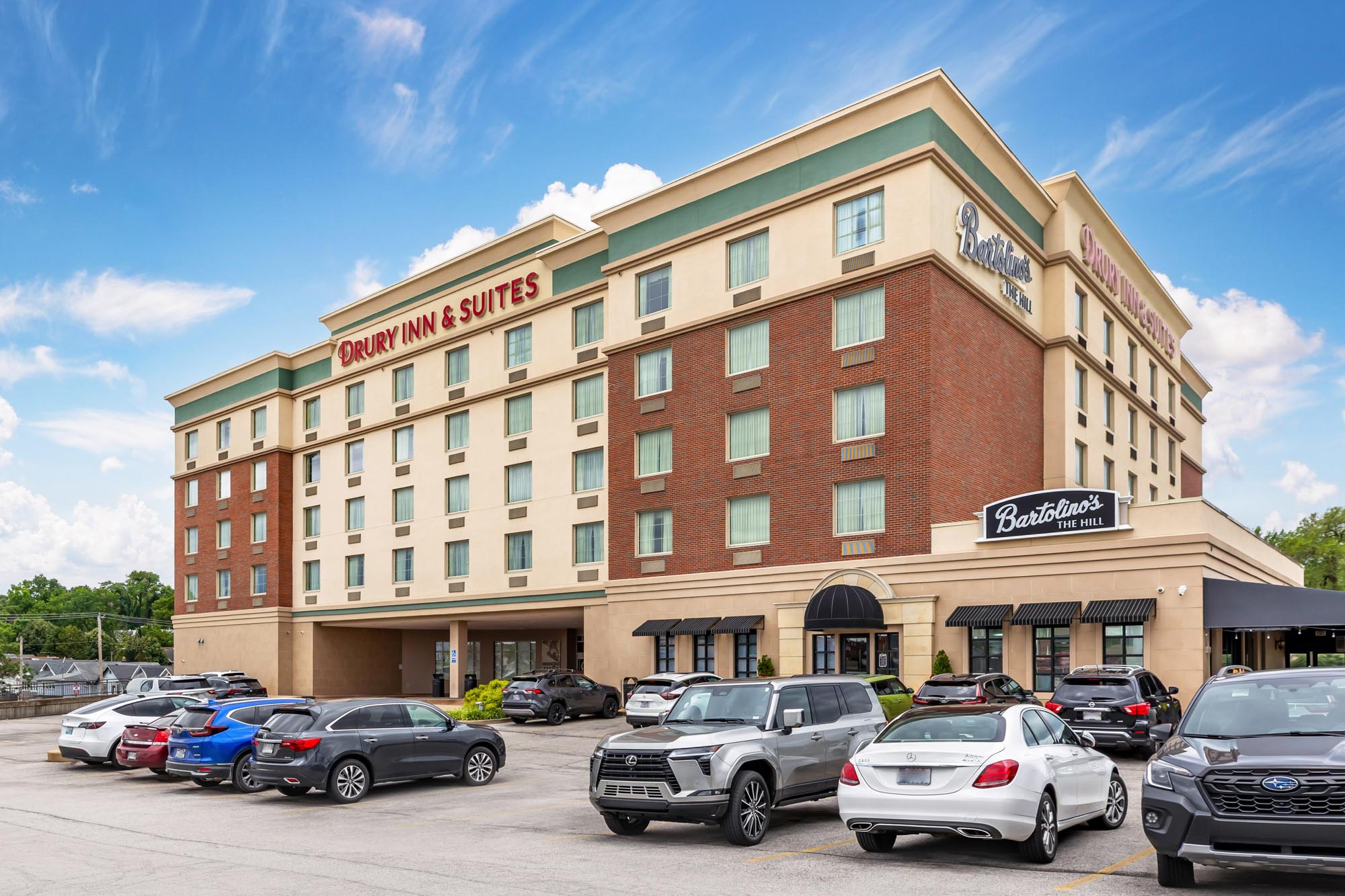 Drury Inn & Suites St. Louis Forest Park - Exterior