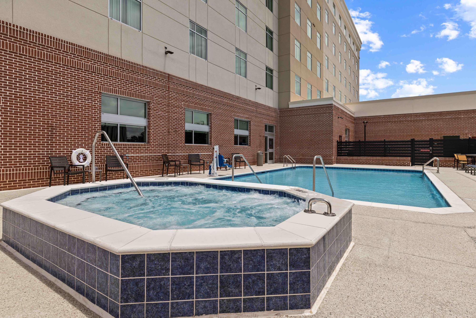 Drury Plaza Hotel Mobile - Pool