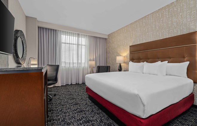 Drury Plaza Hotel Mobile - 1 King Bed