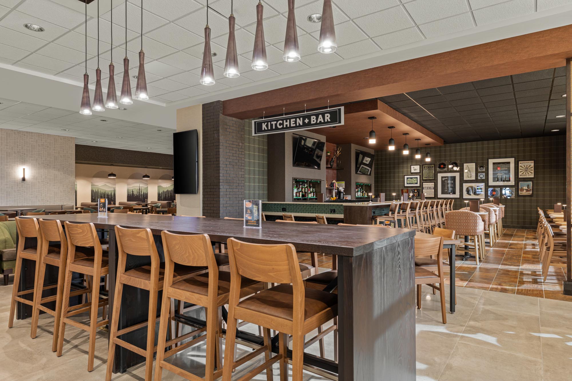 Drury Plaza Hotel Nashville Southeast Century Farms - Kitchen + Bar