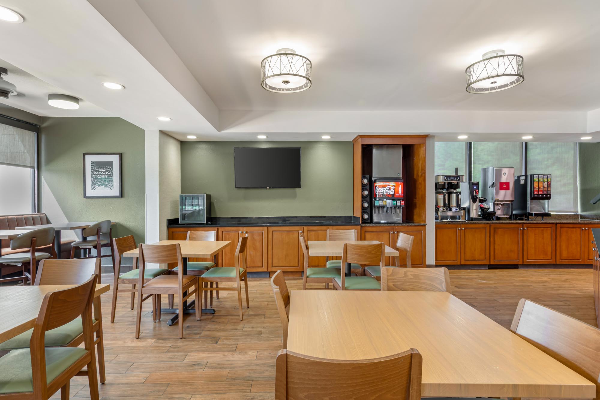 Drury Inn & Suites Birmingham Grandview - Serving Line