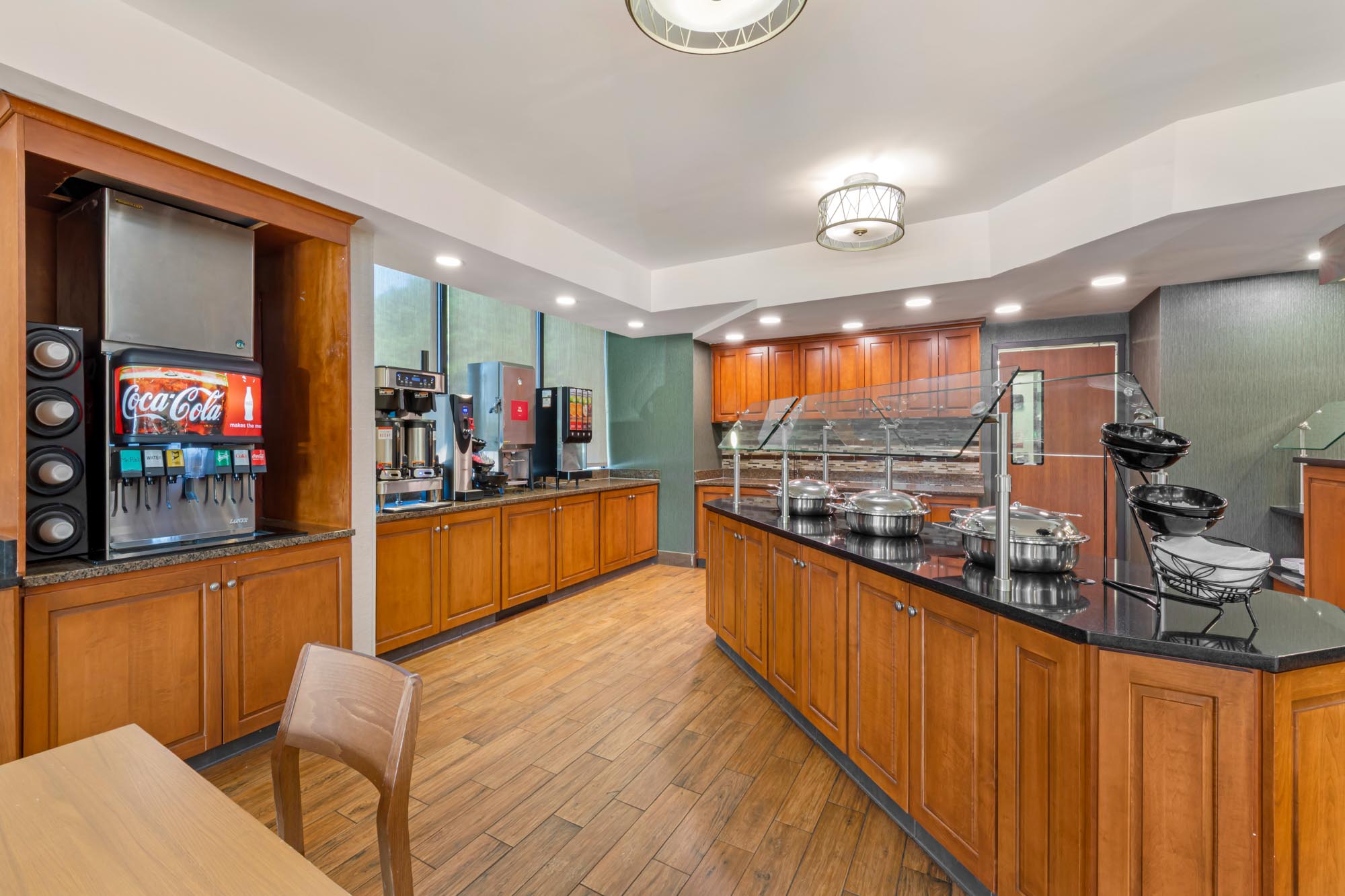 Drury Inn & Suites Birmingham Grandview - Serving Line